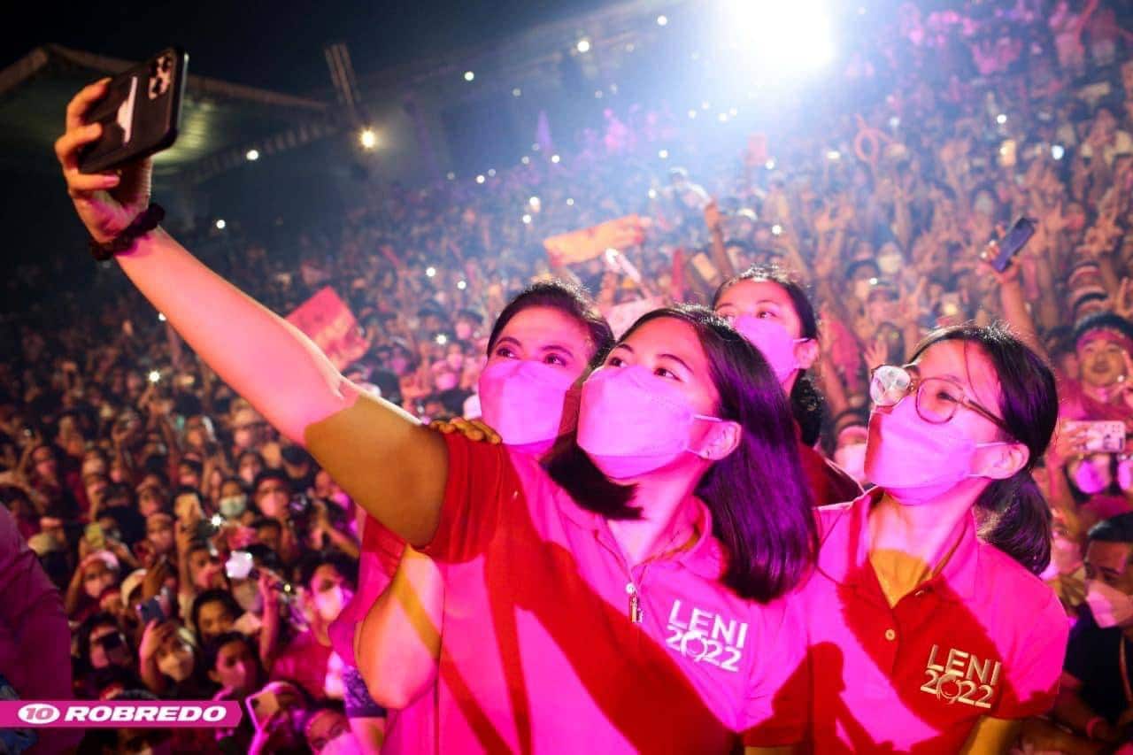 Leni Robredo, <b> Vote Leni Robredo, because she brings out the best in Filipinos </b>